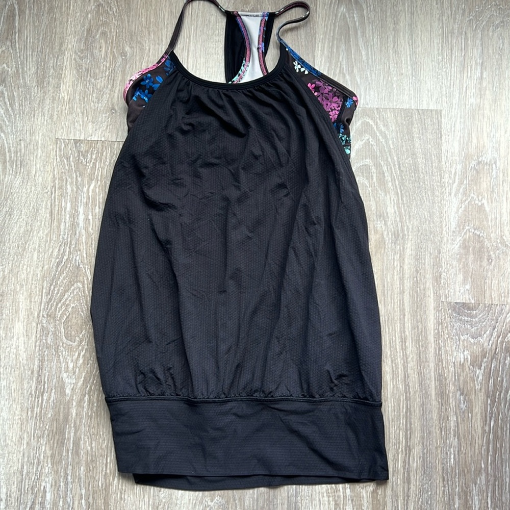 Lululemon top